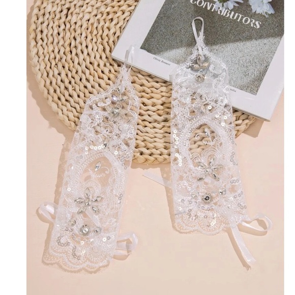 Rhinestone Decor Bridal Gloves 💍 - Picture 3 of 5
